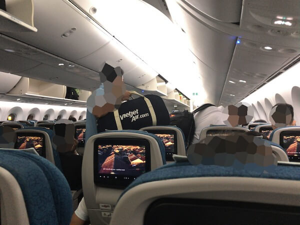 深夜便到着日は睡眠不足でしんどい ベトナム航空でハノイから関空へ あい言葉は Lalala 深夜便到着日は睡眠不足でしんどい ベトナム航空でハノイから関空へ あい言葉は Lalala